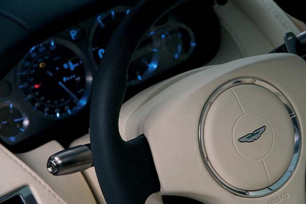 Новый Aston Martin (9 фото)