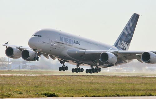       Airbus -380 (9 )