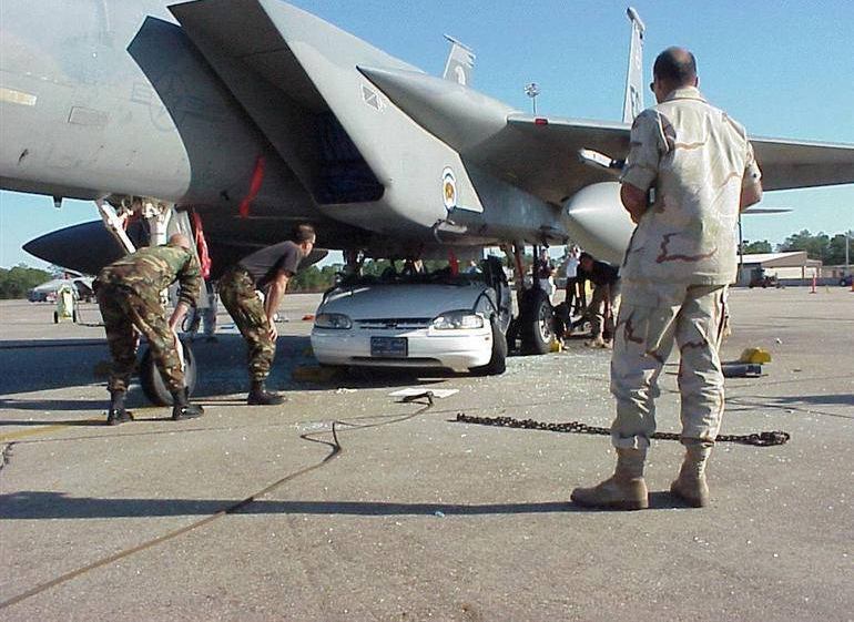    F-15   ? (3 )