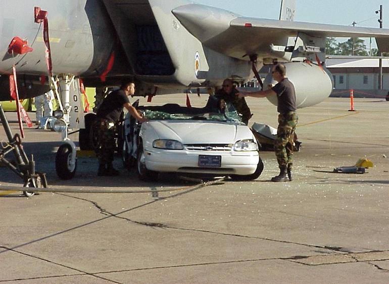    F-15   ? (3 )