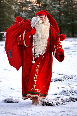 Как проходят будни Санта-Клауса! (8 фото)