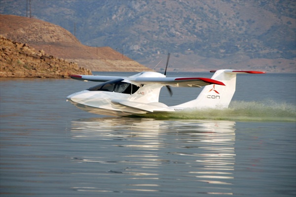   - ICON A5 (13 )