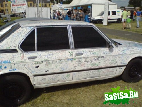 На одном автошоу... (9 фото)