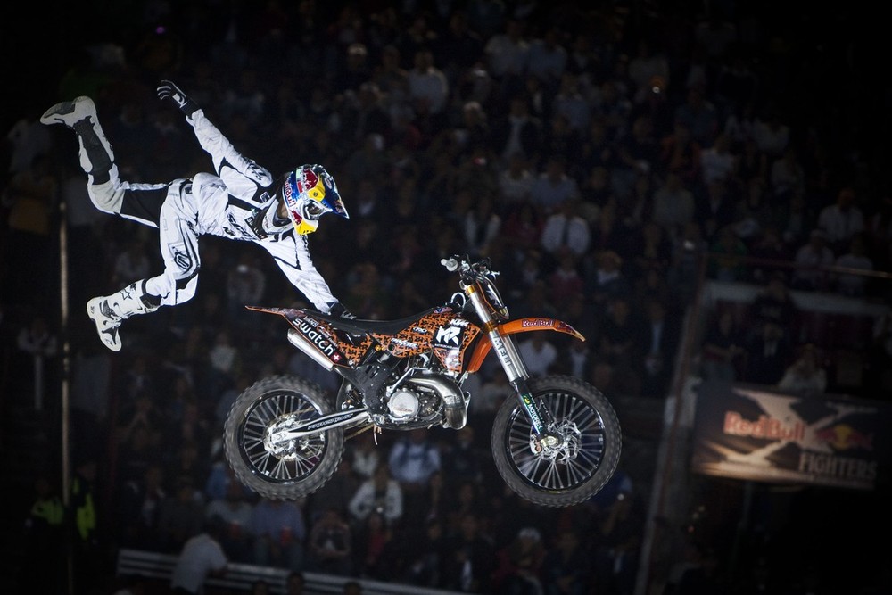 Red Bull X Fighters -    (16 )