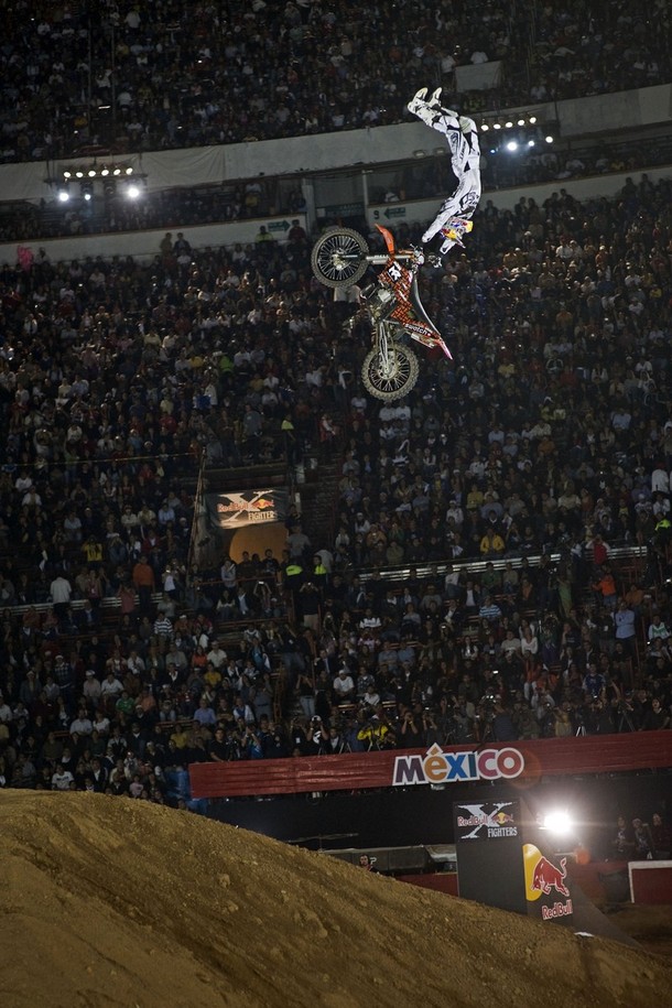 Red Bull X Fighters -    (16 )