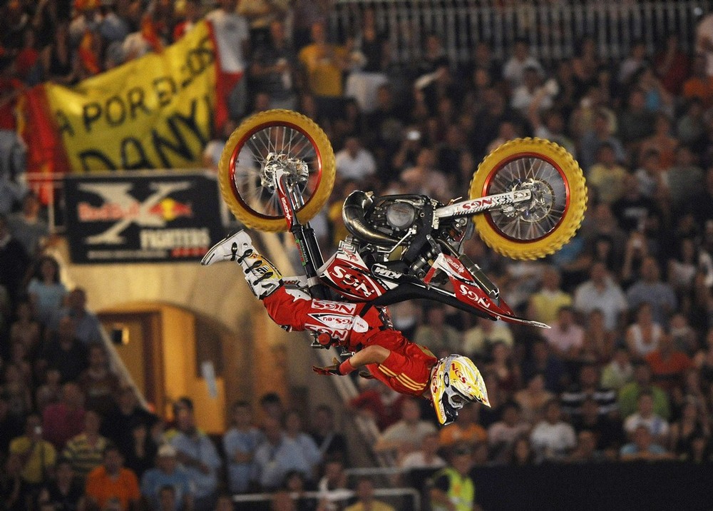 Red Bull X Fighters -    (16 )