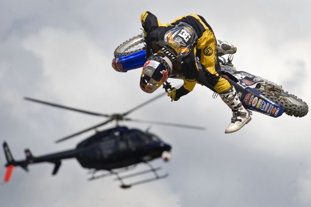 Red Bull X Fighters -    (16 )