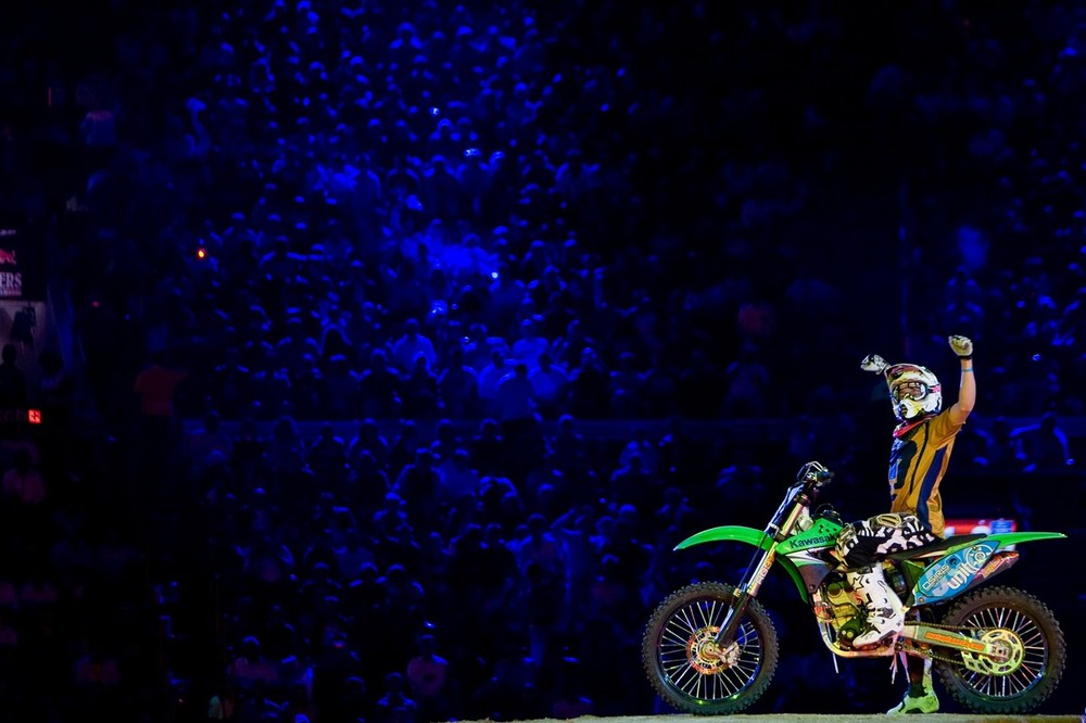 Red Bull X Fighters -    (16 )