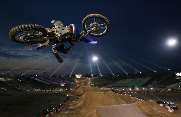 Red Bull X Fighters -    (16 )