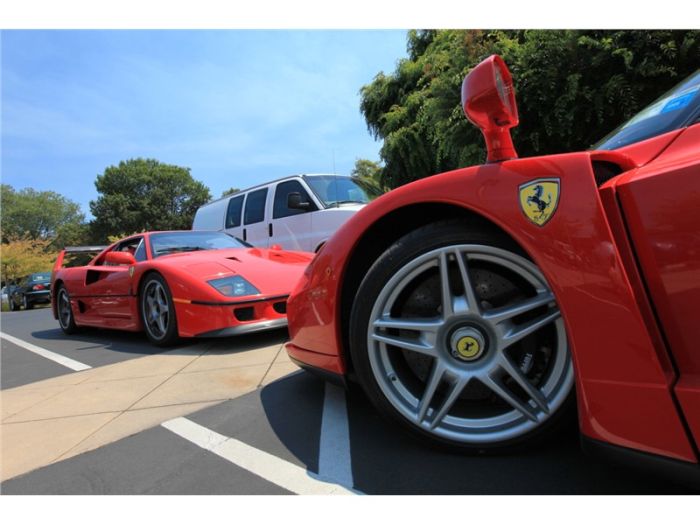 Мастера парковки на Ferrari:) (7 фото)