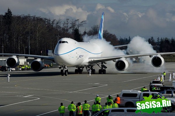     Boeing 747-8 Freighter (16 )