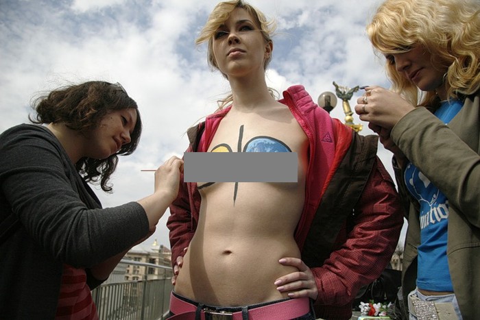   FEMEN (5 )