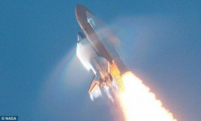 Преодолевая звуковой барьер (7 фото)