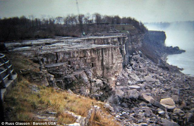 Чистка Ниагарского водопада (7 фото)