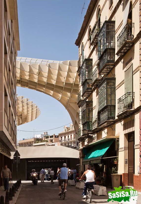 Metropol Parasol   (13 )