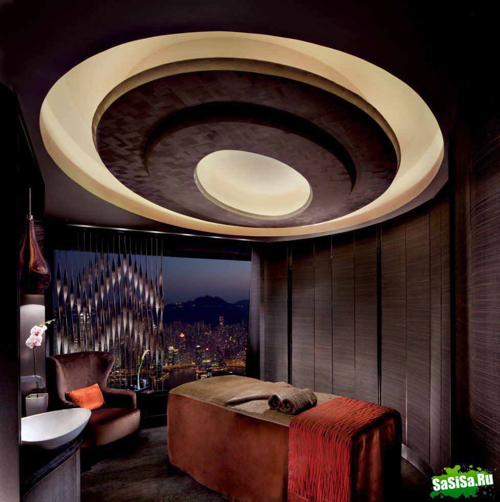 Ritz Carlton         (16 )