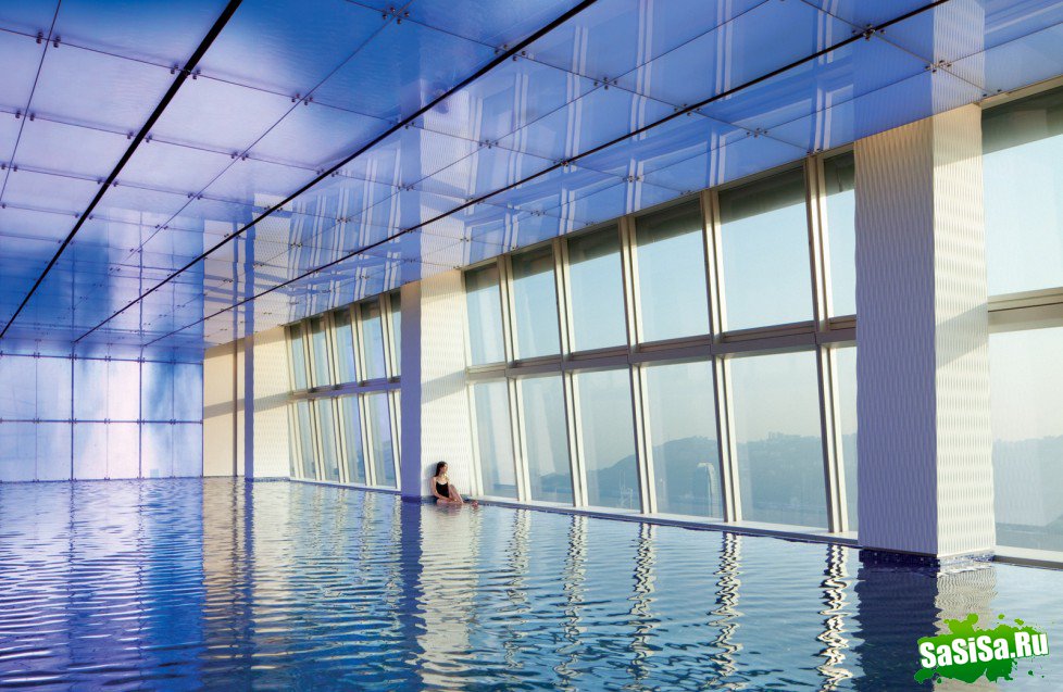 Ritz Carlton         (16 )