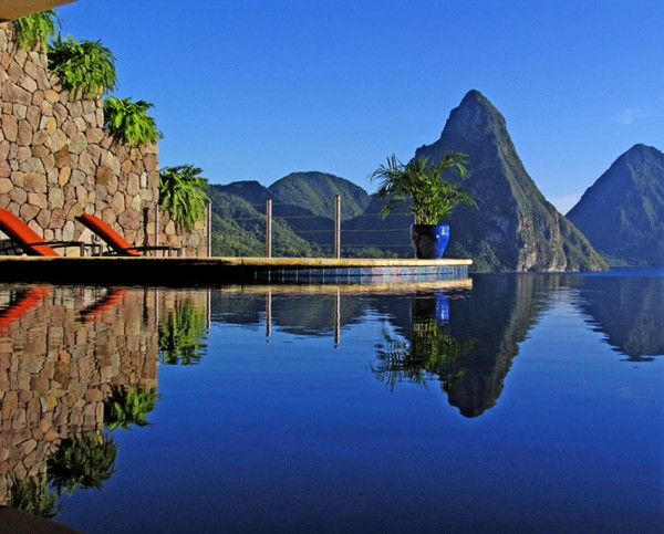  Jade Mountain    (18 )