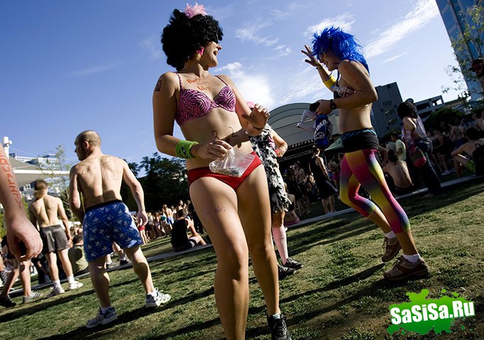  Undie Run    (12 )