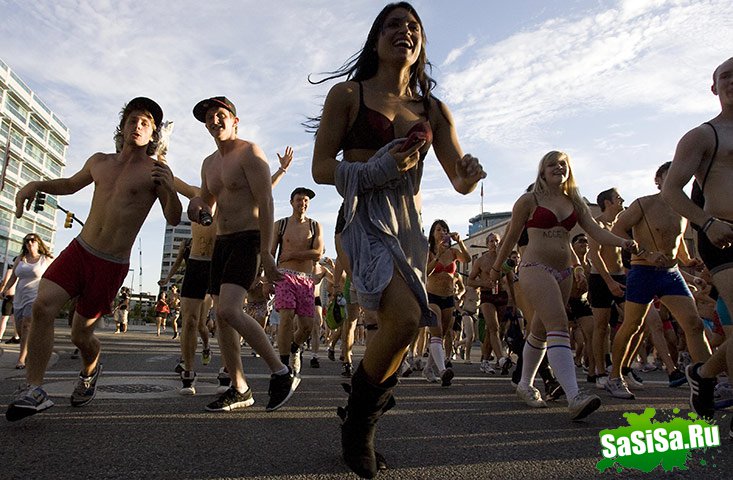  Undie Run    (12 )