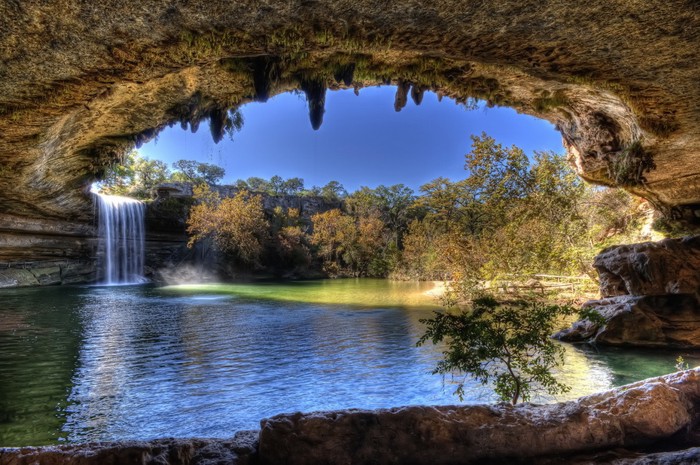   Hamilton Pool (15 )