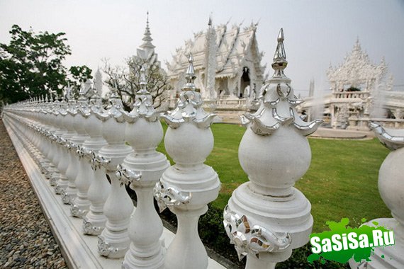   Wat Rong Khun (17 )