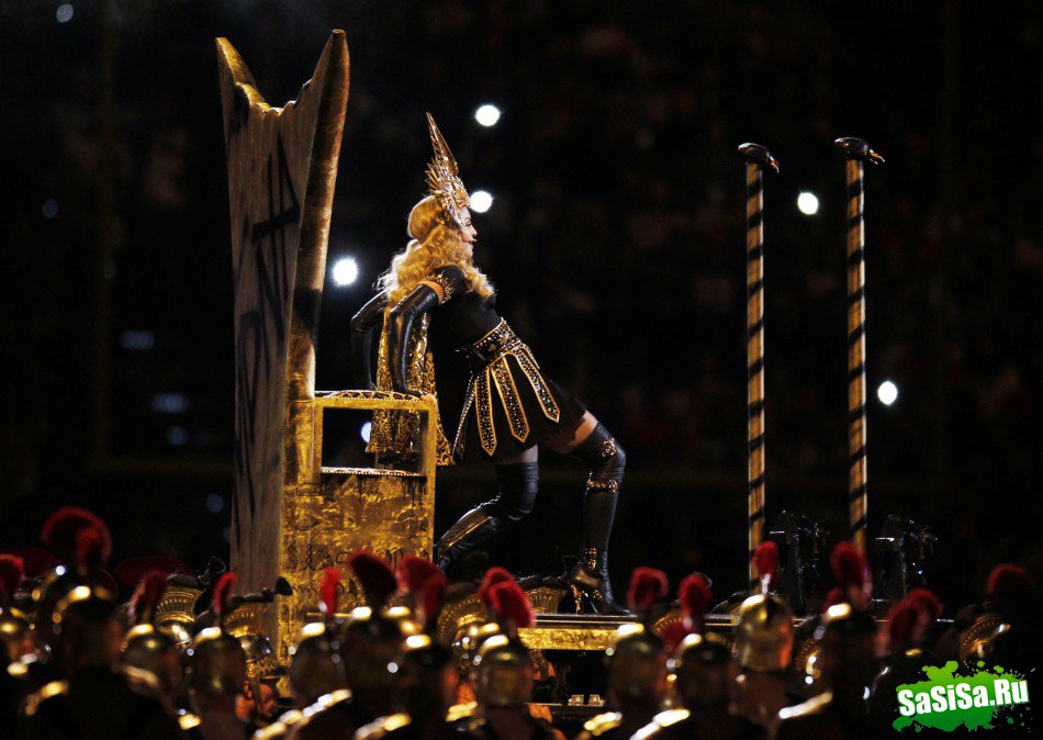 Мадонна на Super Bowl 2012 (15 фото)