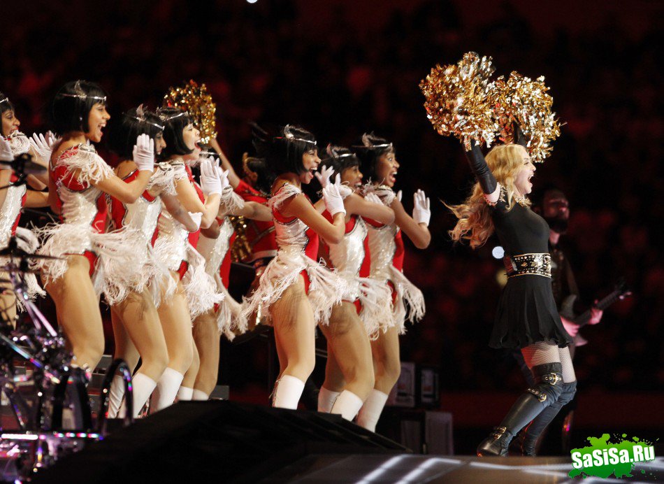 Мадонна на Super Bowl 2012 (15 фото)