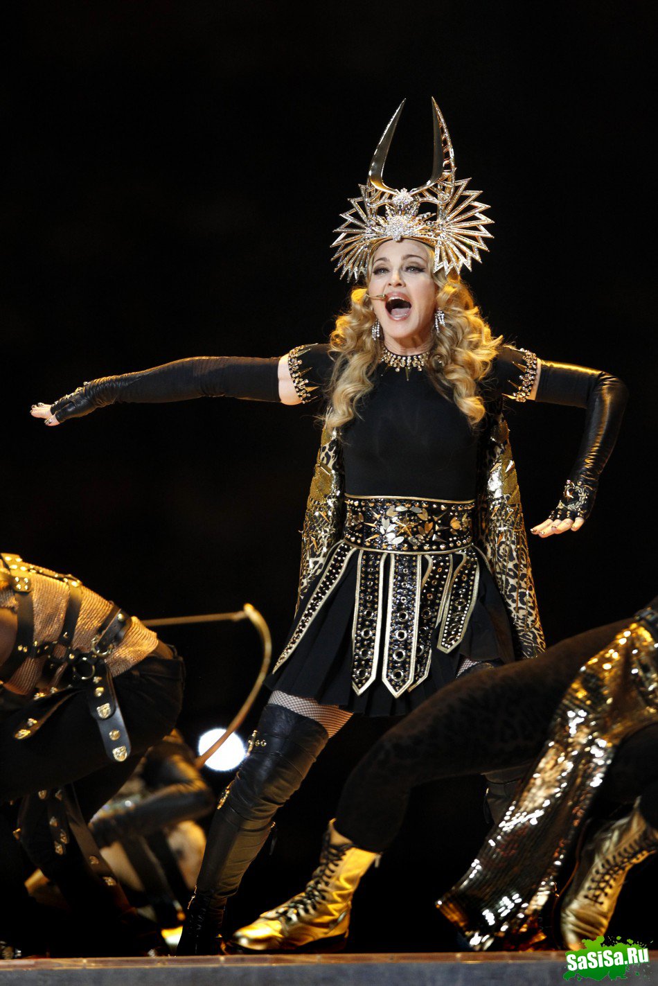 Мадонна на Super Bowl 2012 (15 фото)