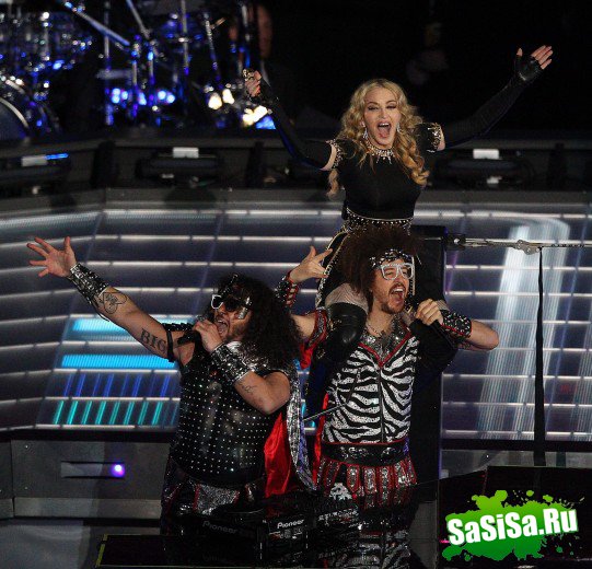 Мадонна на Super Bowl 2012 (15 фото)