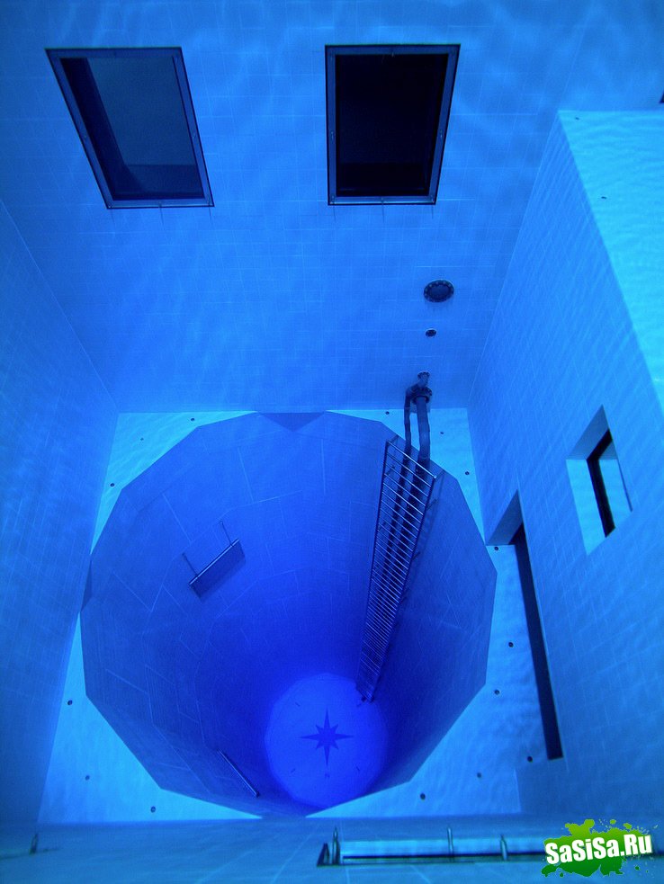 Nemo 33  c     (9 )