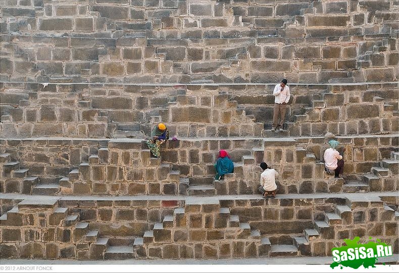 Ступеньки колодца Чанд Баори в Раджастхане (11 фото)