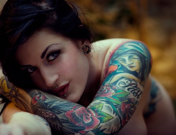 Suicide Girls       Playboy (25 )