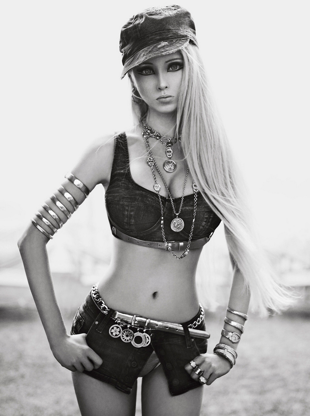       V Magazine (4 )