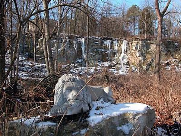 Дом-скала (11 фото)