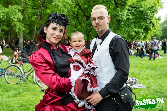  ,    Wave-Gotik Treffen (18 )