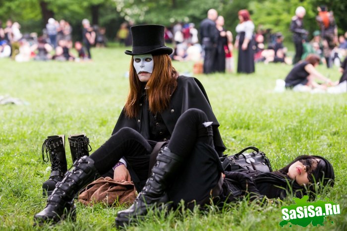  ,    Wave-Gotik Treffen (18 )