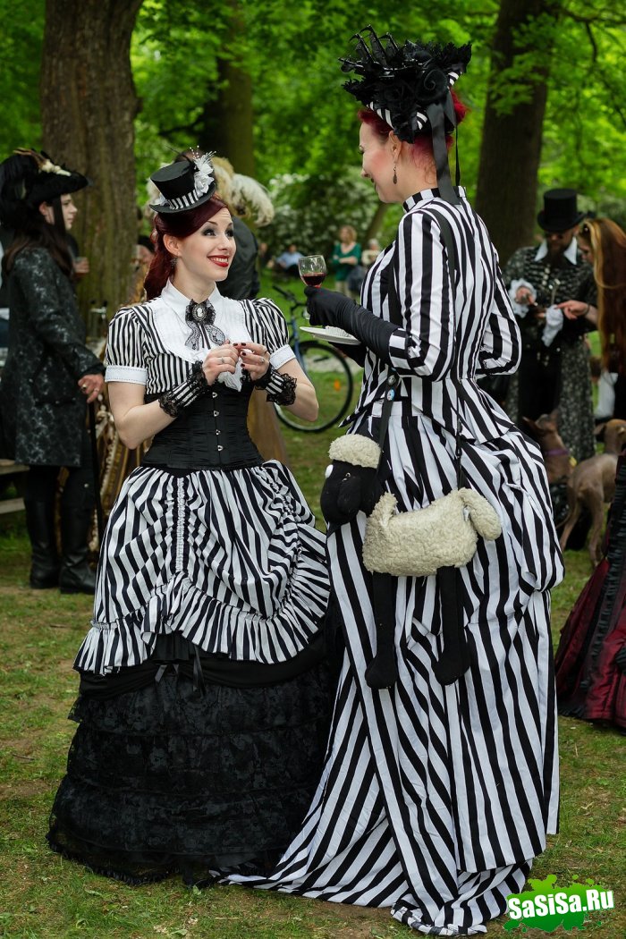  ,    Wave-Gotik Treffen (18 )