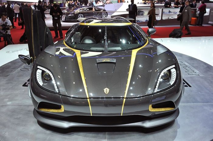 Koenigsegg Agera S Hundra:     (6 )