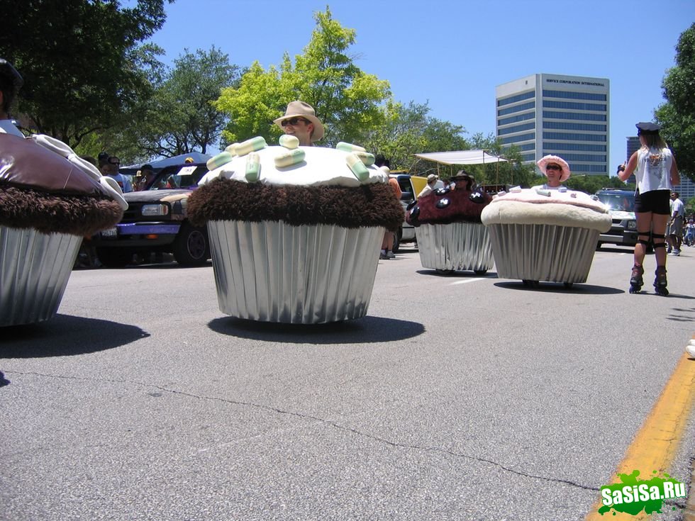  :  The Art Car Parade () (8 )