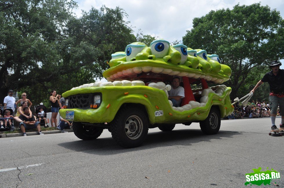  :  The Art Car Parade () (8 )