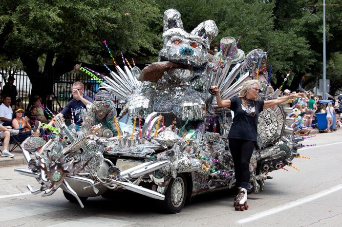  :  The Art Car Parade () (8 )