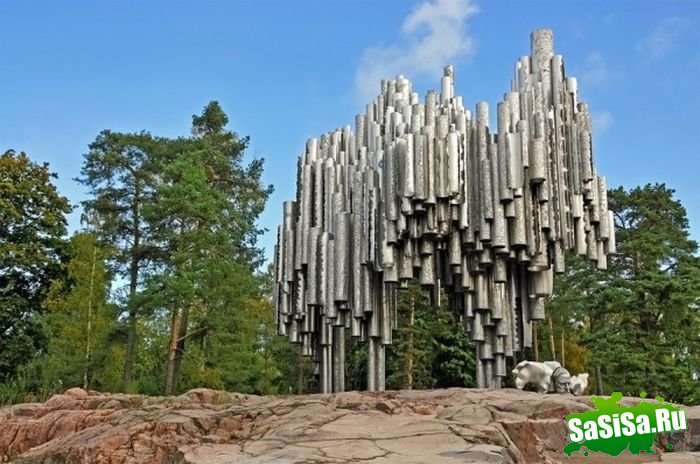 Самые нелепые и странные скульптуры (17 фото)