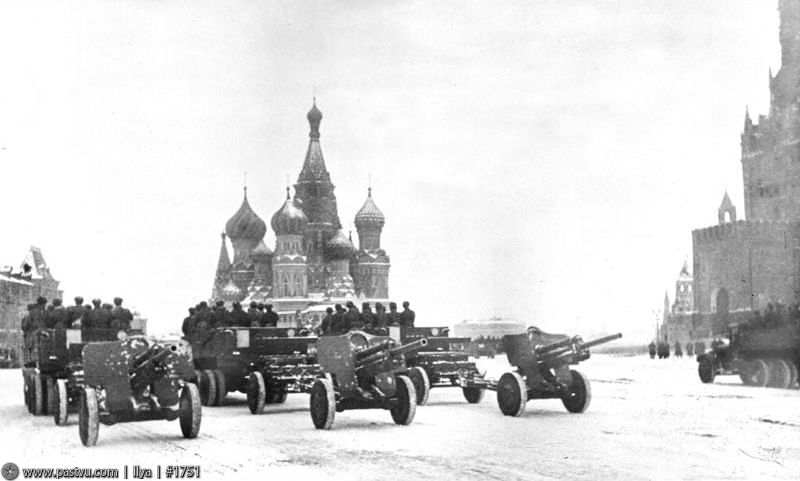 Москва военная (28 фото)
