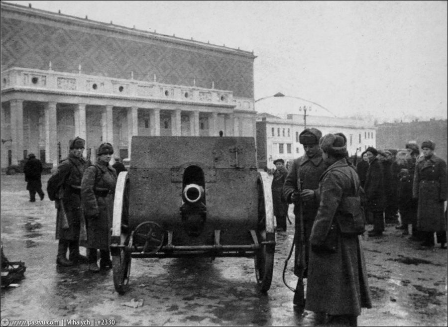 Москва военная (28 фото)