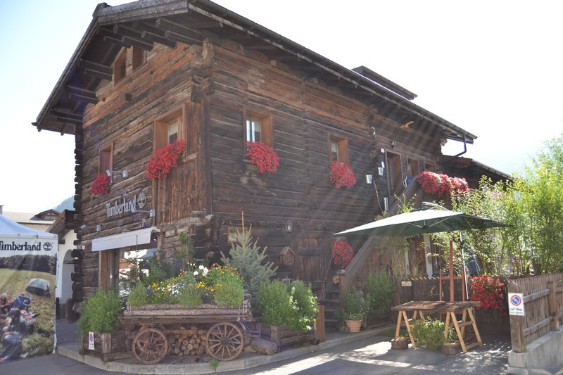     (Livigno),  (29 )