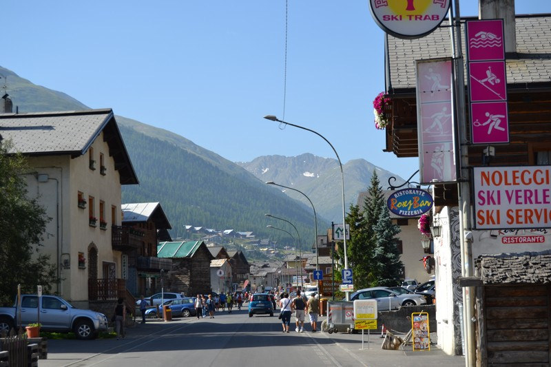     (Livigno),  (29 )