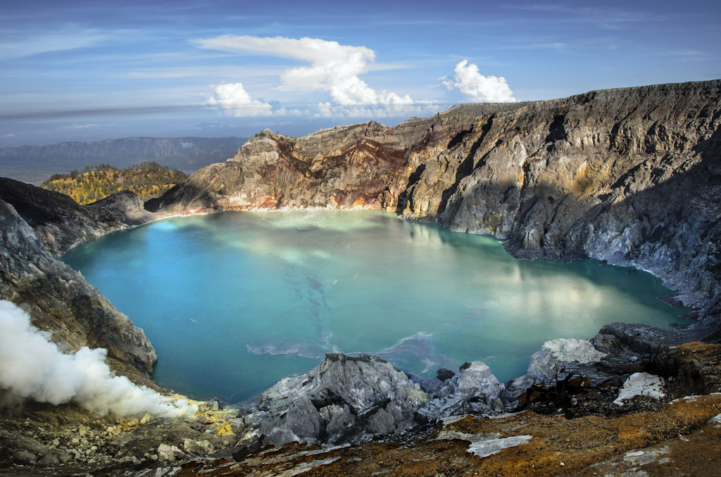 12     National Geographic Traveler (12 )