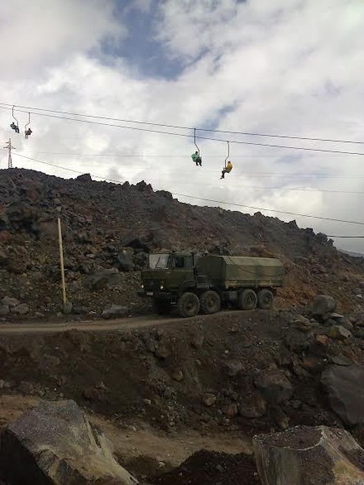 Суровые испытания для новой российской военной техники (7 фото)