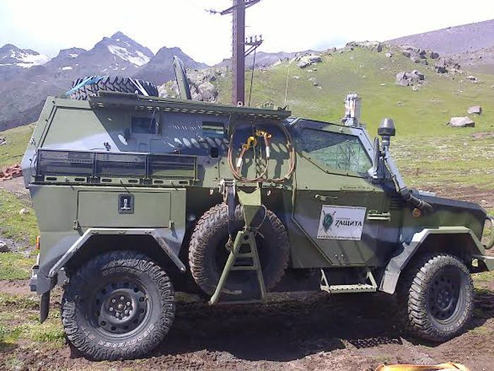 Суровые испытания для новой российской военной техники (7 фото)